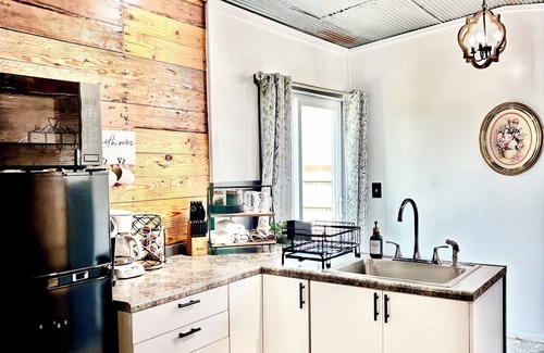 Hutchinson Casa | Santa Fe Chief Traincars Private and Secluded Retreat in the Country.