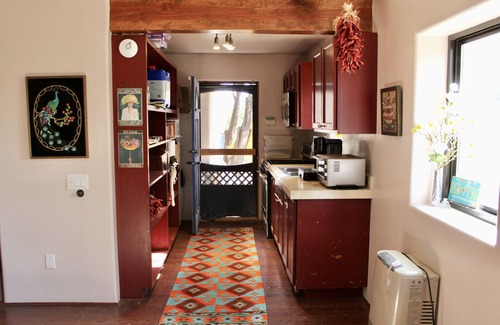 Canoncito Casa | Santa Fe Forest Getaway - Guesthouse - Pet & Kid Friendly