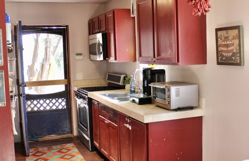Canoncito Casa | Santa Fe Forest Getaway - Guesthouse - Pet & Kid Friendly