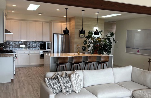 Santa Fe Casa | Santa Fe -Sandia Mountains and City Views - Minutes from Downtown- Large Hot Tub