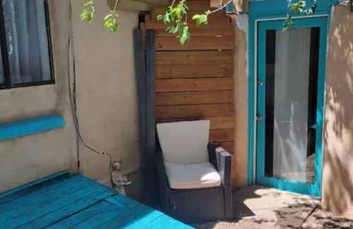 South Capitol Apartamento | Santa Fe Villa near Plaza. Walk to the Plaza or drive 30 minutes to ski hill.