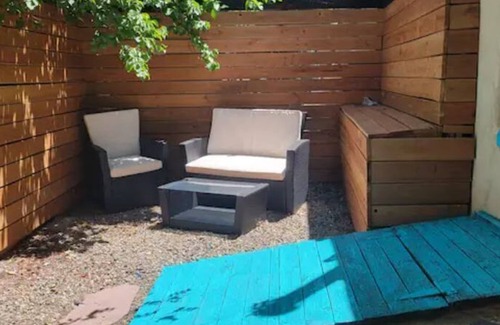 South Capitol Apartamento | Santa Fe Villa near Plaza. Walk to the Plaza or drive 30 minutes to ski hill.