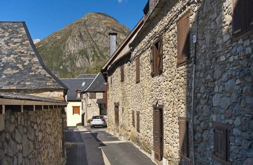 Tredos Chalet De Esquí | Santa Maria chalet near Baqueira-Beret by Eth Flòc