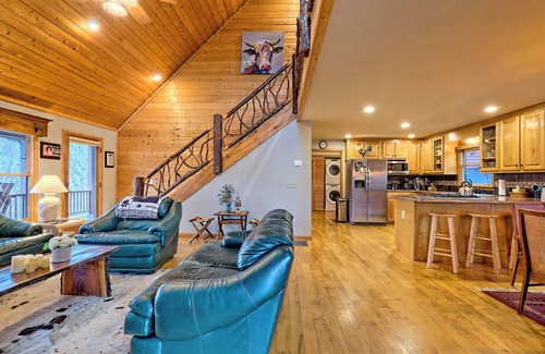 Hiawassee Cabina | Santa Marta Summit - By Chatuge Home Concierge Mountainview, firepit, ping-pong table, card table & gas grill.