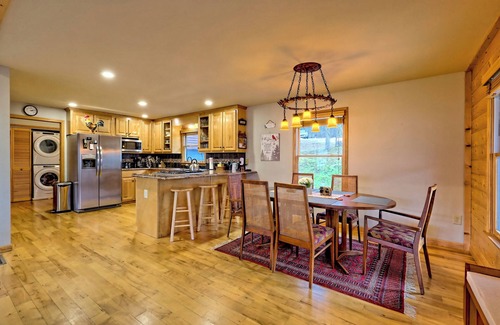 Hiawassee Cabina | Santa Marta Summit - By Chatuge Home Concierge Mountainview, firepit, ping-pong table, card table & gas grill.