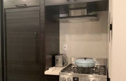 Ocean Park Condominio | Santa Monica Beach Condo Newly Remodeled any dates