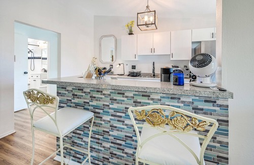 Ocean Park Apartamento | Santa Monica Beach Suite. Off street parking and walking distance to everything!