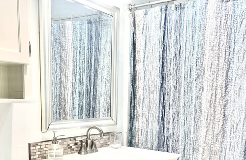 Sunset Park Condominio | Santa Monica Condo in heart of Sunset Park Neighborhood