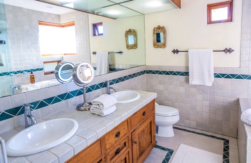 Wilshire Montana Casa | Casa de estilo español de Santa Mónica cerca de la avenida Montana.Al norte de Wilshire