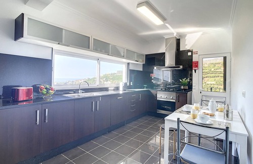 Sao Martinho Chalet De Esquí | Santa Rita House by Atlantic Holiday