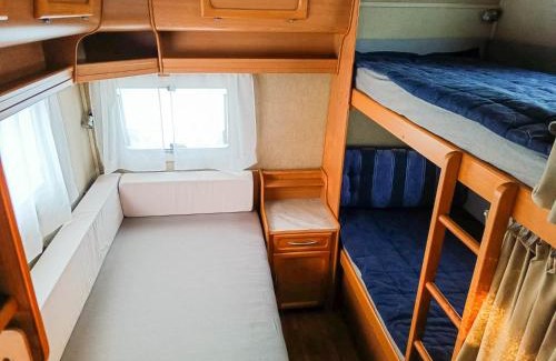 Rovaniemi Otro | Santa's winter Caravan-Kabe Smaragd