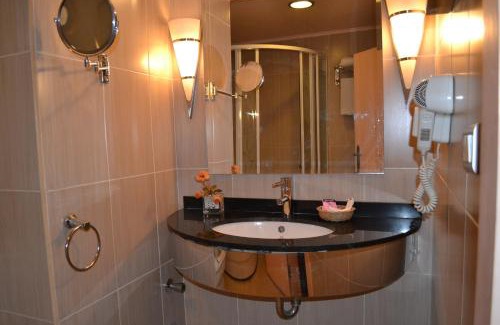 Al Duqqi Hotel | Santana Hotel Cairo