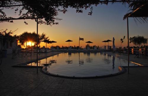 Fira Otro | Santorini Camping/Rooms