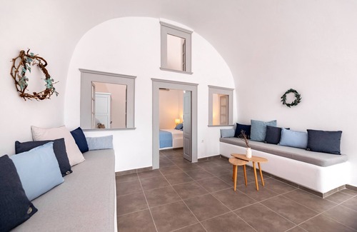 Vothon Hotel | Santorini Caves