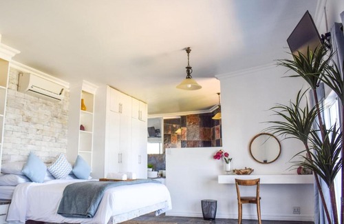 Amanzimtoti Casa | Santorini Guesthouse