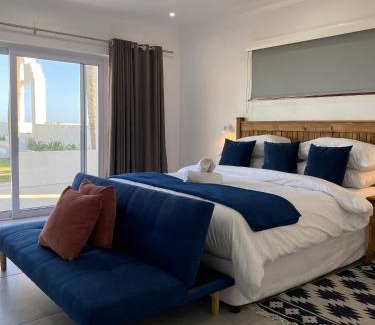 Amanzimtoti Casa | Santorini Guesthouse