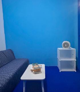 Tuban Cama Y Desayuno | Santorini House in Bali Near Airport