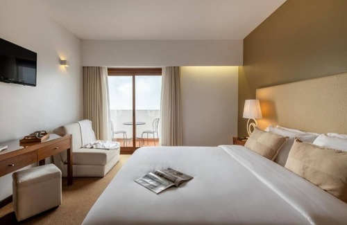 Laundos Hotel | Sao Felix Hotel Hillside and Nature
