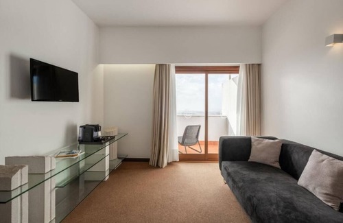 Laundos Hotel | Sao Felix Hotel Hillside and Nature