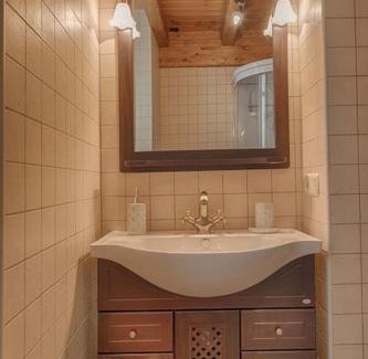 Arres Chalet De Esquí | Saplan Real Estate CASA UISHERA
