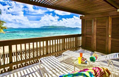 Red Hook Apartamento | Sapphire Beachfront Condo - Free Wi-Fi - Save!