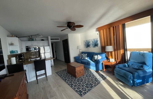 Red Hook Condominio | SAPPHIRE BREEZE-Corner Villa de dos pisos frente a la playa!