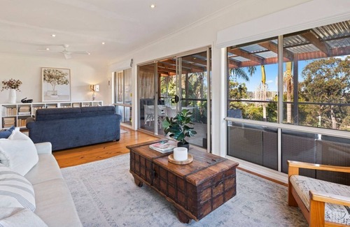 Merimbula Cabina | Sapphire Cottage Pet Friendly 3 bedroom House