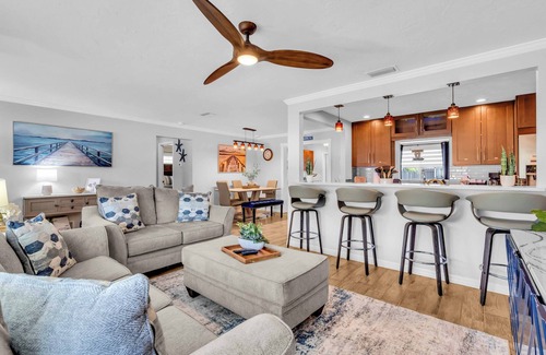 Sarasota Springs Casa | Sapphire Cove- 2BD/2BA Heated Saltwater Pool