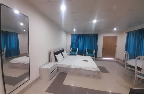 Murree Hotel | Sapphire Hut MCM