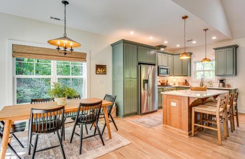 Sapphire Casa | Sapphire Lakefront Cabin with Dock, Kayaks and Canoe!