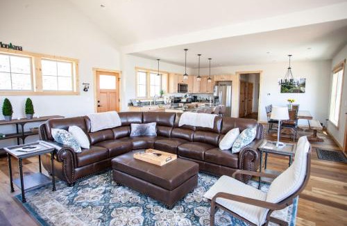 Emigrant Casa | Sapphire Solace