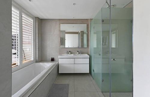 Bo'Kaap Apartamento | Sara - Modern City Centre Apt - views!
