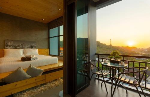 Nai Harn Apartamento | Sara's Nest - Top Floor Seaview apartments