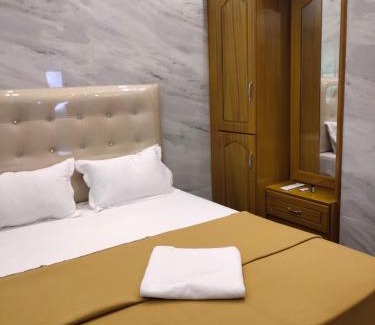 Courtallam Apartamento | Saraa Grand