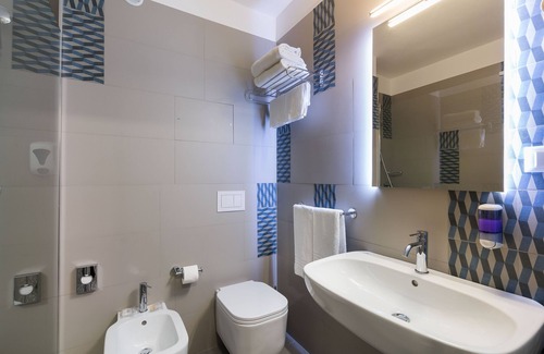 Isola delle Femmine Hotel | Saracen Sands Hotel & Congress Centre
