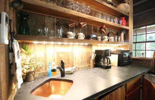 Pisgah Forest Casa | Sarah`s Cabin