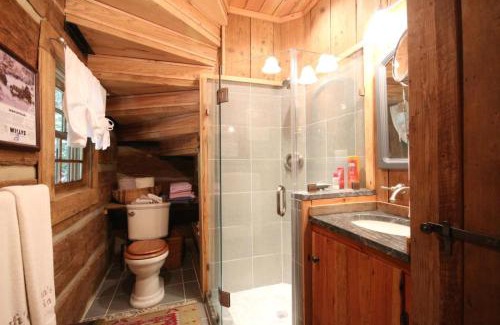 Pisgah Forest Casa | Sarah`s Cabin