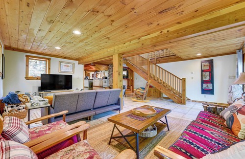 Saranac Lake Cabina | Saranac Lake Cabin w/ Deck: Pets Welcome!