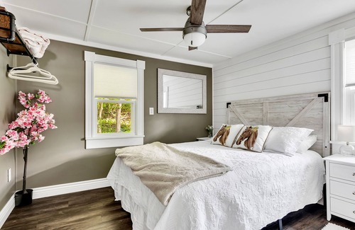 Saratoga Springs Cabaña | Saratoga 2br Lake Home beach & dock