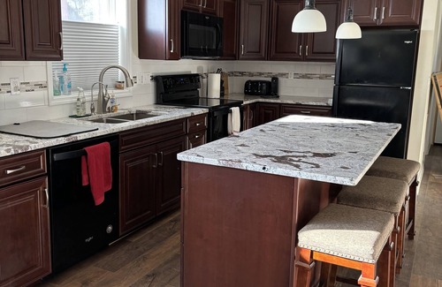 Malta Casa | Saratoga Lakefront Two Family House 1st fl unit Belmont Travers 12 min to track