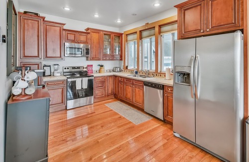 Saratoga Springs Casa | Saratoga Lakeside Lookout|9 Beds|EV Charger|Views