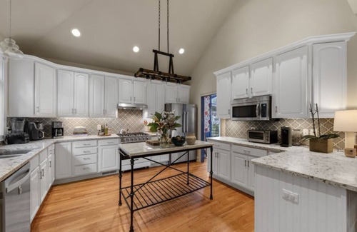 Saratoga Springs Casa | Saratoga Luxury Home with Lake Views and Beach!