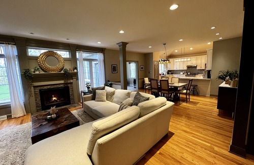 Saratoga Springs Casa | Saratoga Luxury Home with Lake Views and Beach!