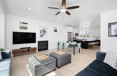 Grover Beach Casa | Saratoga Oceanview House w/ Rooftop Deck