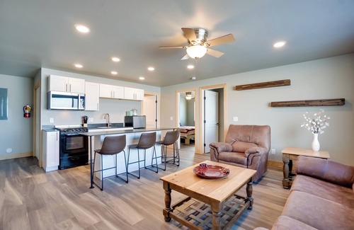 Saratoga Condominio | Saratoga Retreat ~ 3 Mi to Saratoga Lake!