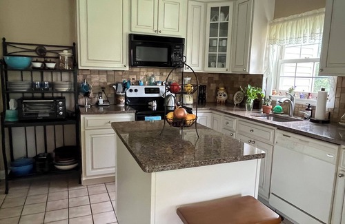 Saratoga Springs Casa | Saratoga Springs dream vacation home near Track and SPAC with full amenities!