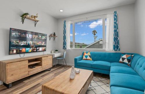 Point Loma Heights Casa | Saratoga Sunset - Rooftop - Sleek - Walk to Beach