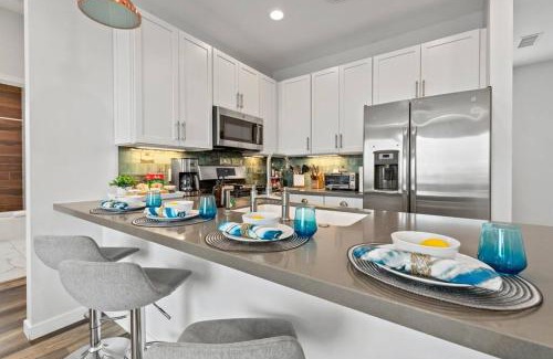 Point Loma Heights Casa | Saratoga Sunset - Rooftop - Sleek - Walk to Beach