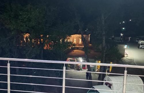 Nathia Gali Cama Y Desayuno | Sardar House