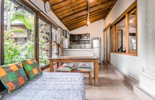 Penestanan Cama Y Desayuno | Sari Bamboo Bungalows